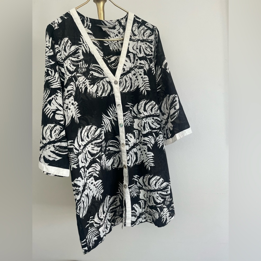 Peppermint Minimalist neutral summer Leaf Print 100% cotton Blouse L